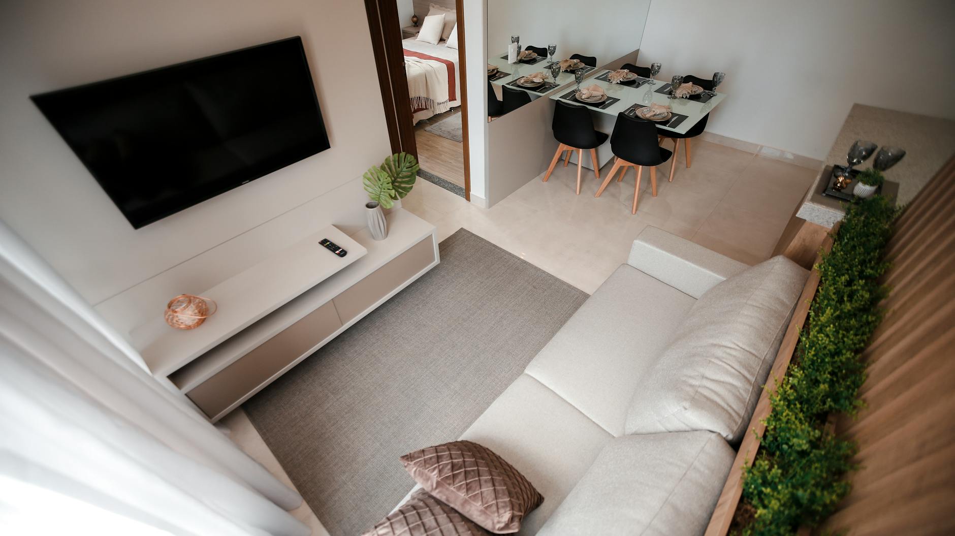 Nowoczesny salon z jadalnią połączony w jednej otwartej przestrzeni